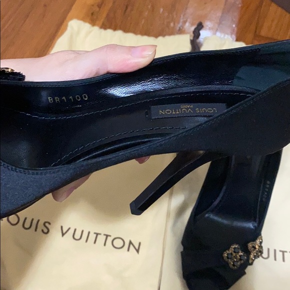 ✨Louis Vuitton Athen Satin Peep-toe Pumps✨ - Picture 10 of 13